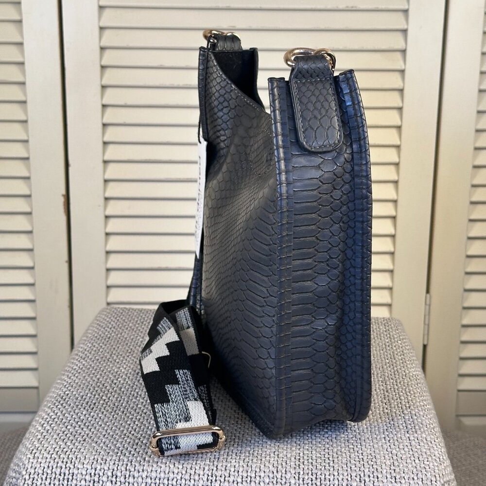 NWT Ah-dorned Black vegan Leather Embossed Reptile Snakeskin bag Boho Crossbody - Picture 3 of 6
